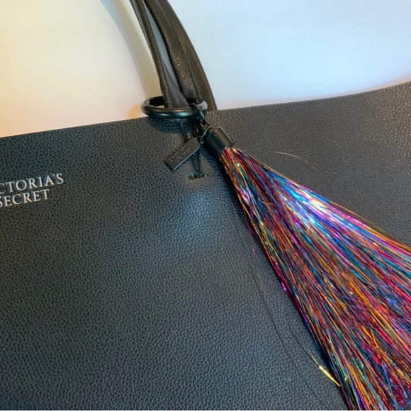 Beautiful black tote with rainbow tassel - Picture 3 of 3